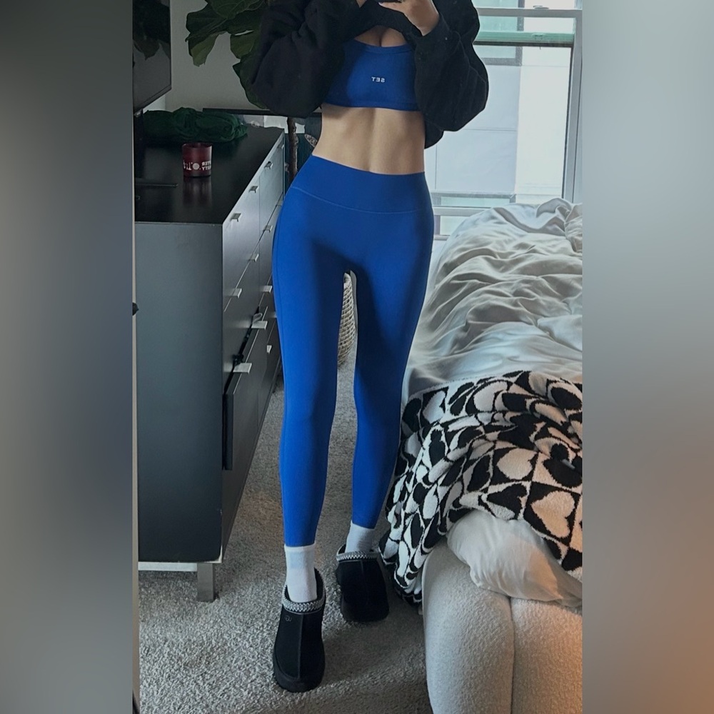 Set Active Royal Blue workout set